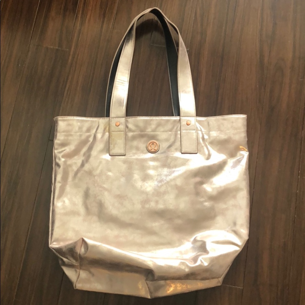 Lululemon tote bag. Rose gold.